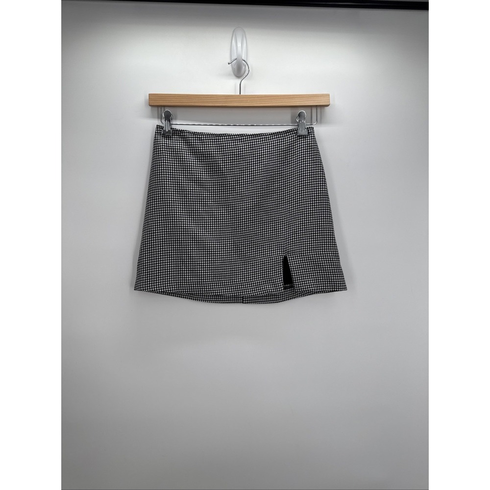 Forever 21 Houndstooth Mini Skirt Size M